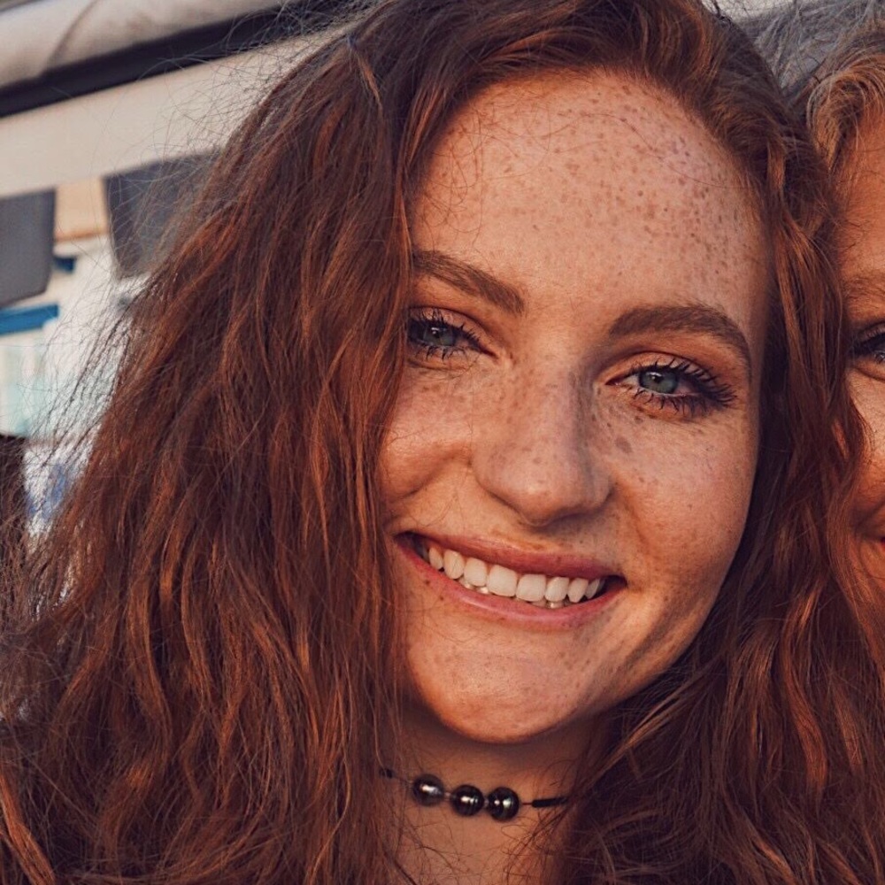 Meet your Posher, Olivia